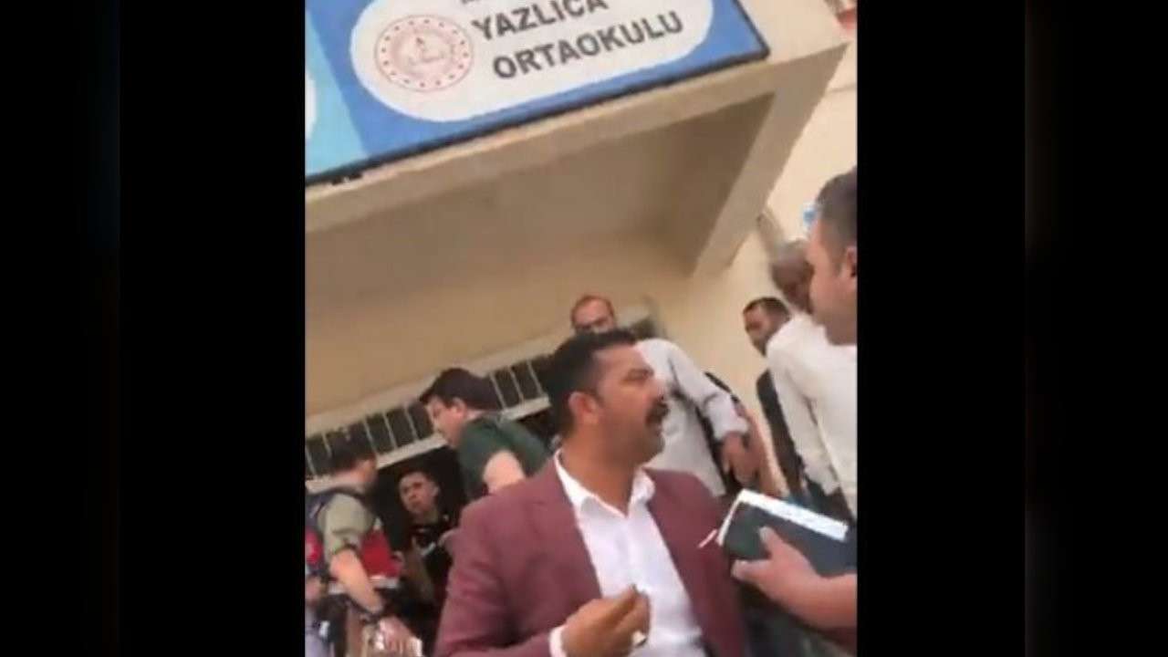 Urfa’da toplu oy kullanıldığı iddia edilen okula giden avukatlara engel: ‘İstersen Allah ol kimse giremez içeri’