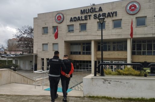 Muğla’da uyuşturucu operasyonunda yakalanan 2 zanlı tutuklandı