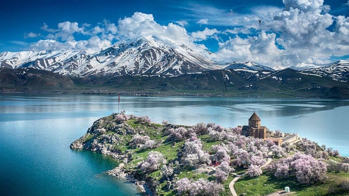 Akdamar Adası’nı 50 bin turist ziyaret etti