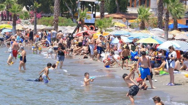 Akyaka, Bodrum, Marmaris, Fethiye ve Ortaca tatilcilerin akınına uğradı