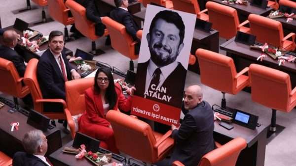 Can Atalay’ın fotoğrafı TBMM Genel Kurulu’nda