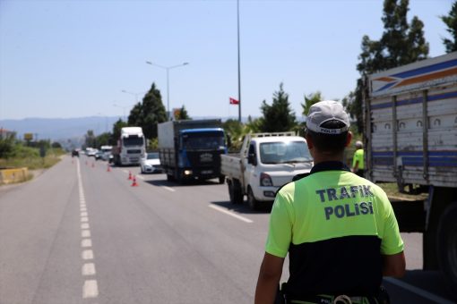 Kurban Bayramı öncesi turizm kentlerinin geçiş güzergahı Aydın’da trafik denetimi artırıldı