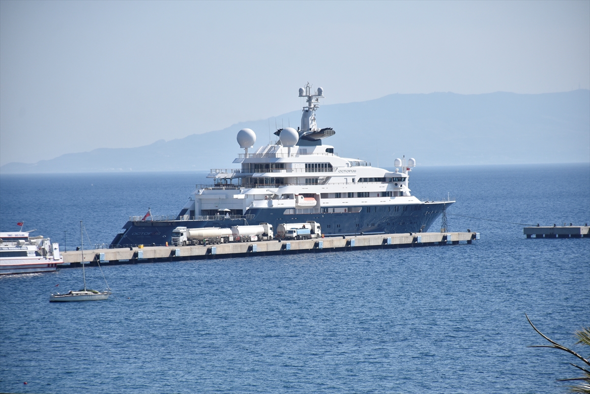 Mega yat “Octopus”a yakıt ikmali yapıldı