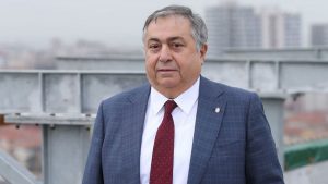 “Önüne gelenin müteahhit olması engellenmeli”