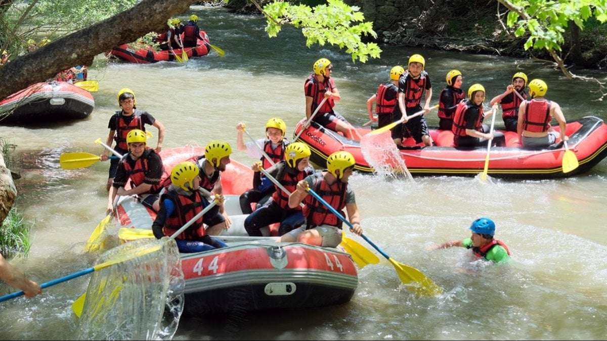 Orhaneli’deki rafting parkuru adrenalin tutkunlarının gözdesi oldu