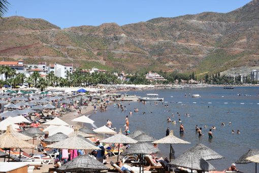 Sahillerinde bayram tatili yoğunluğu yaşanıyor