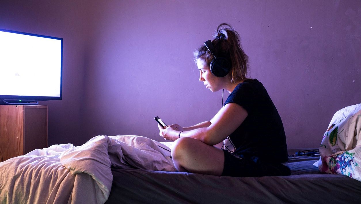 Aileler dikkat: Ekranlı oda ergenlerin sağlıklı gelişimi için risk oluşturuyor
