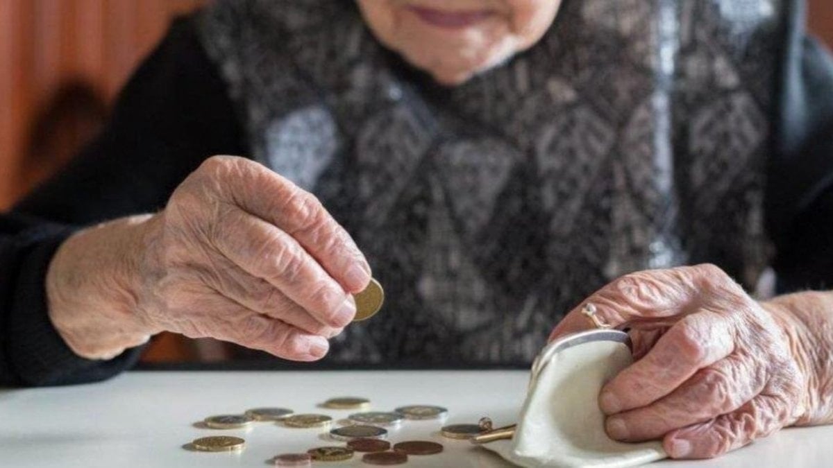 Emekli ve çalışan maaşları arasındaki uçurum derinleşti