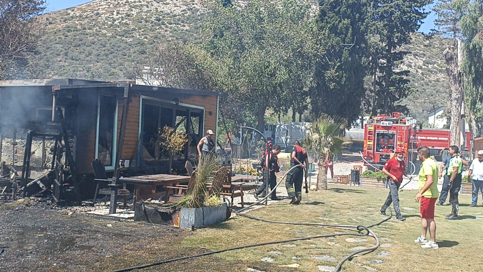 Bodrum’da makilik ve otluk alanda çıkan yangın söndürüldü