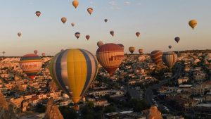 Kapadokya’da balon turlarına rüzgar engeli