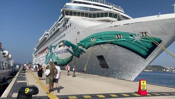 Kruvaziyer “Norwegian Jade” ile Bodrum’a 2 bin 658 turist geldi