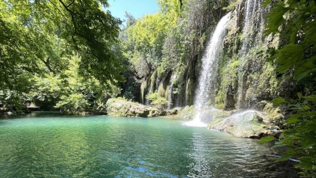 Kurşunlu Şelalesi’ne ziyaretçi akını