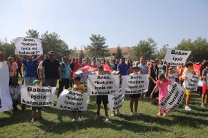 “Dışarıdan gelip hepimiz adına konuşan ve kaderimizi belirlemek isteyenler var.”