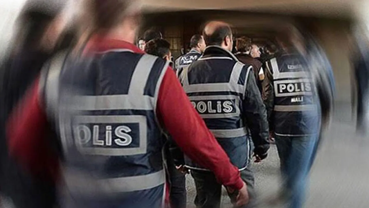 Bodrum’da çalıntı araçla tacizde bulunan 2 şüpheli gözaltına alındı