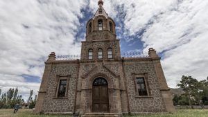 Tarihi Rus kilisesi eski resimlerine bakılarak restore edildi