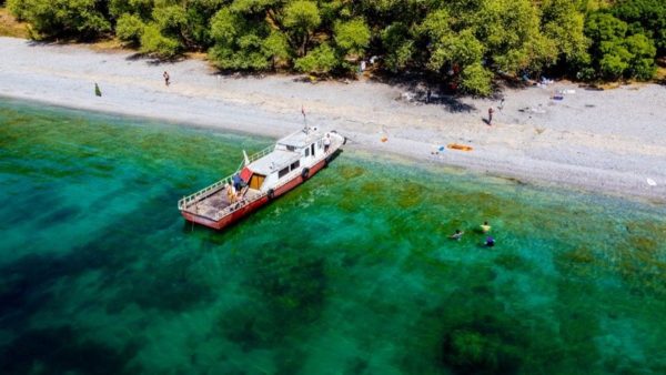 Van Gölü’nün el değmemiş koyları doğaseverlerin yeni rotası oldu