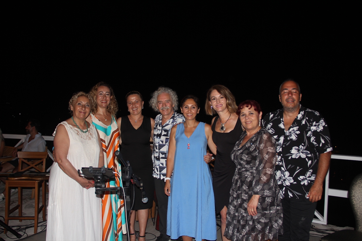 Yeni Türkü grubu, Datça’da çocuklar yararına konser verdi