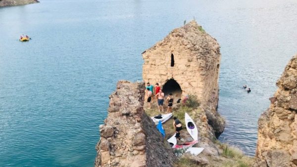 Yusufeli Barajı’nda bot ve kano turizmi başladı
