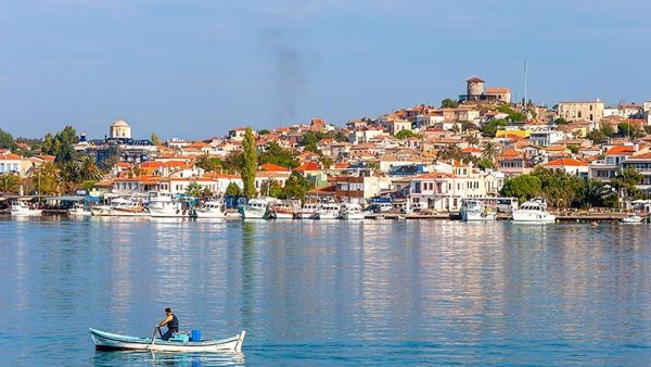 Ayvalık’ta turizm sezonu uzuyor, ekim ayına kadar misafirlerini bekliyor