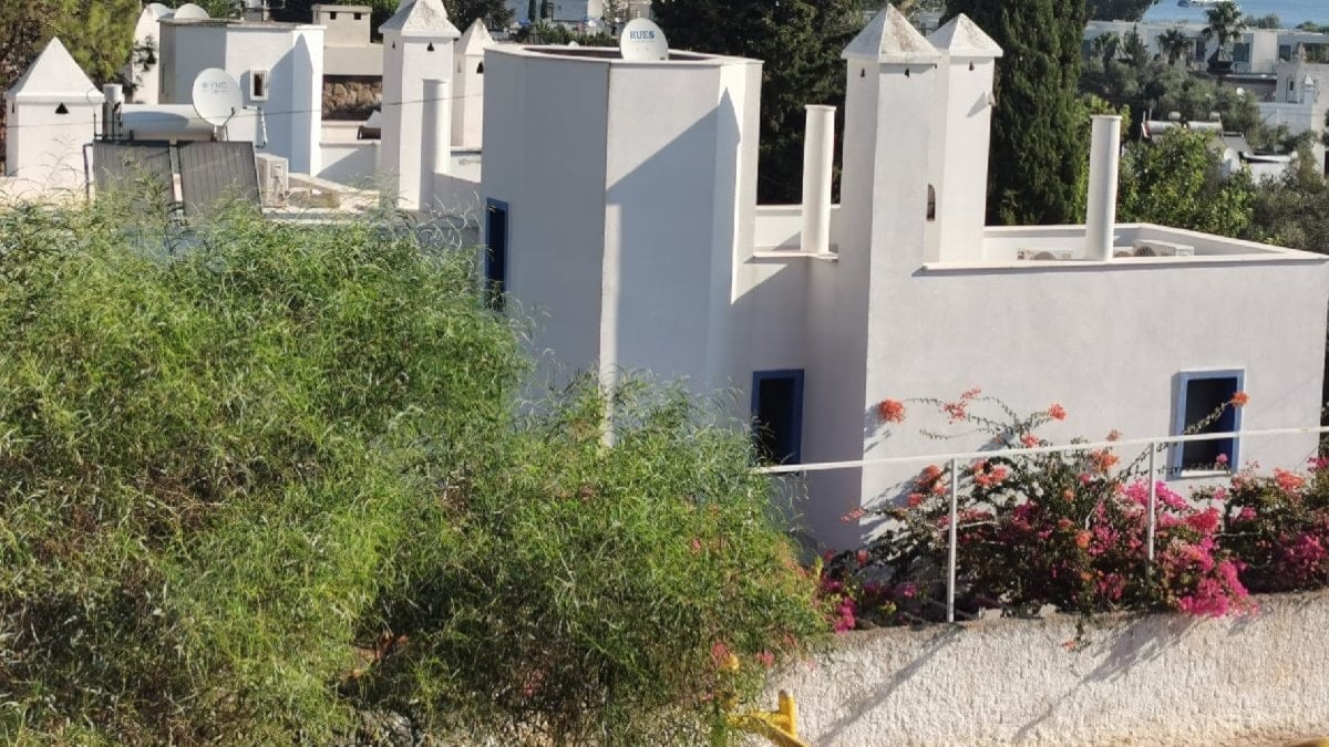 Lüks villanın havuzunda ölüm