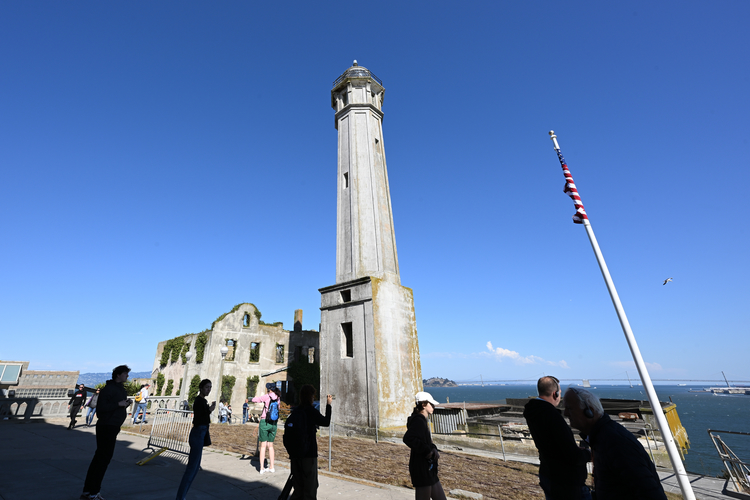 Alcatraz Adası: Tarihi Hapishaneden Turistik Mekâna