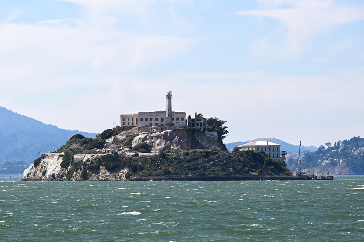 Alcatraz Adası: Tarihi Hapishaneden Turistik Mekâna