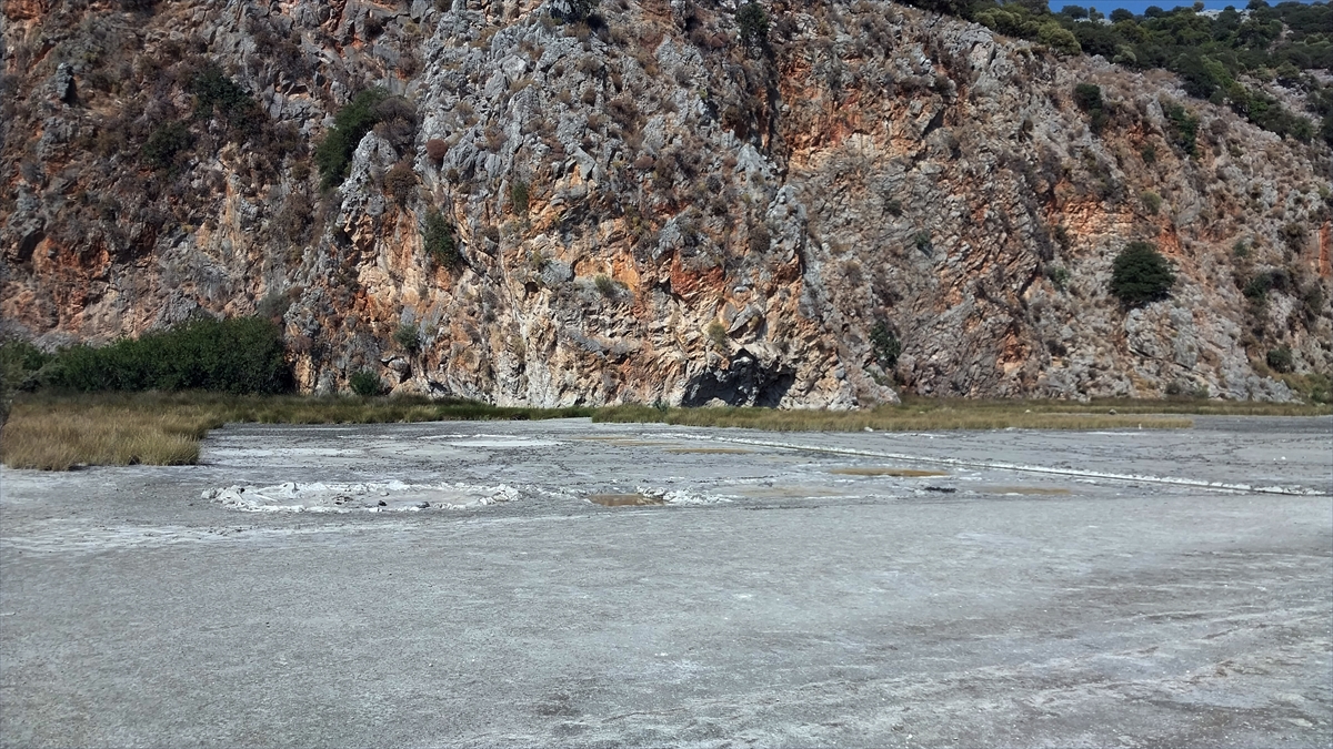 Muğla'nın İztuzu Plajı'nda 2 Bin Yıllık Tuz Tesisi Gün Yüzüne Çıktı