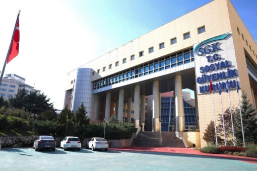 Yeni Sağlık Yasa Teklifi Tartışma Yarattı: Hekimlere Yeni Yükler ve Ücretlendirme Tartışmaları
