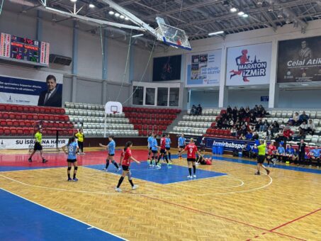 Denizin Kızları Sezonu Galibiyetle Kapattı! 27-31skorla