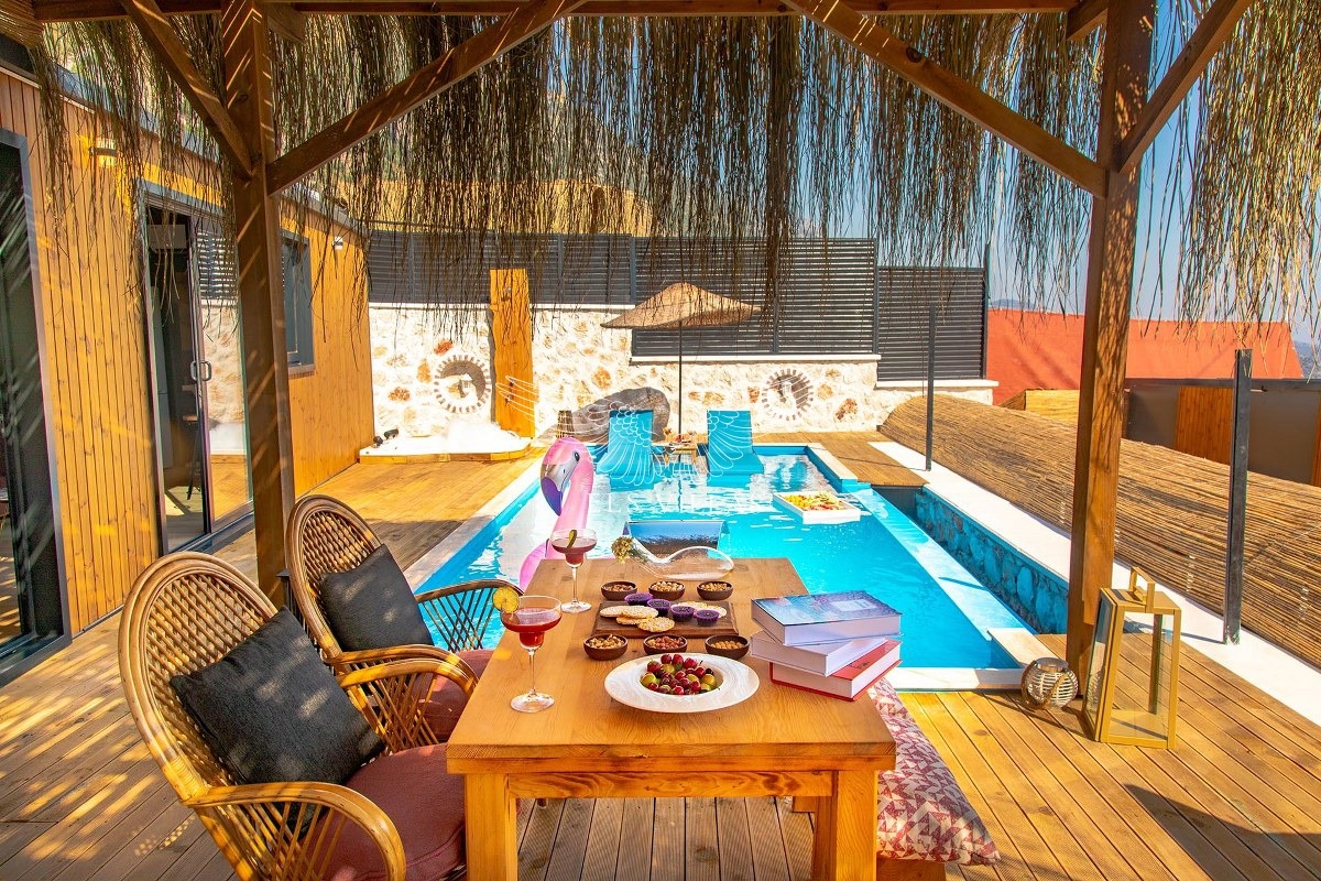 Gözlerden Uzak Tatil: Muhafazakar Villa Kiralamanın Avantajları