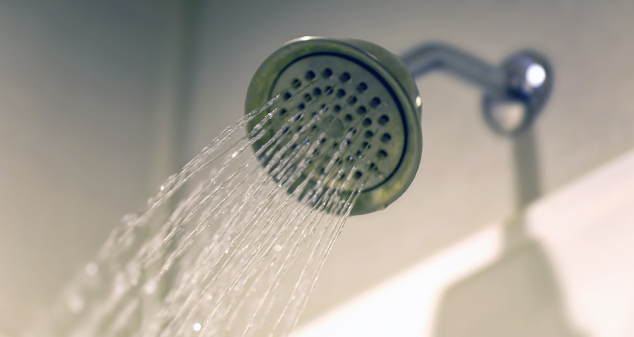 Duş alırken birçok kişi yapıyor: Meğer tam bir sağlık düşmanıymış