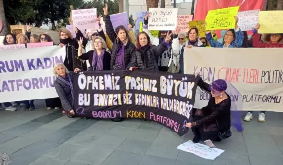 Bodrum’da kadınlar sokakta
