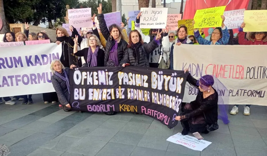 Bodrum’da kadınlar sokakta