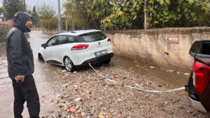 Muğla’da sağanak: Dereler taştı, su baskınları yaşandı