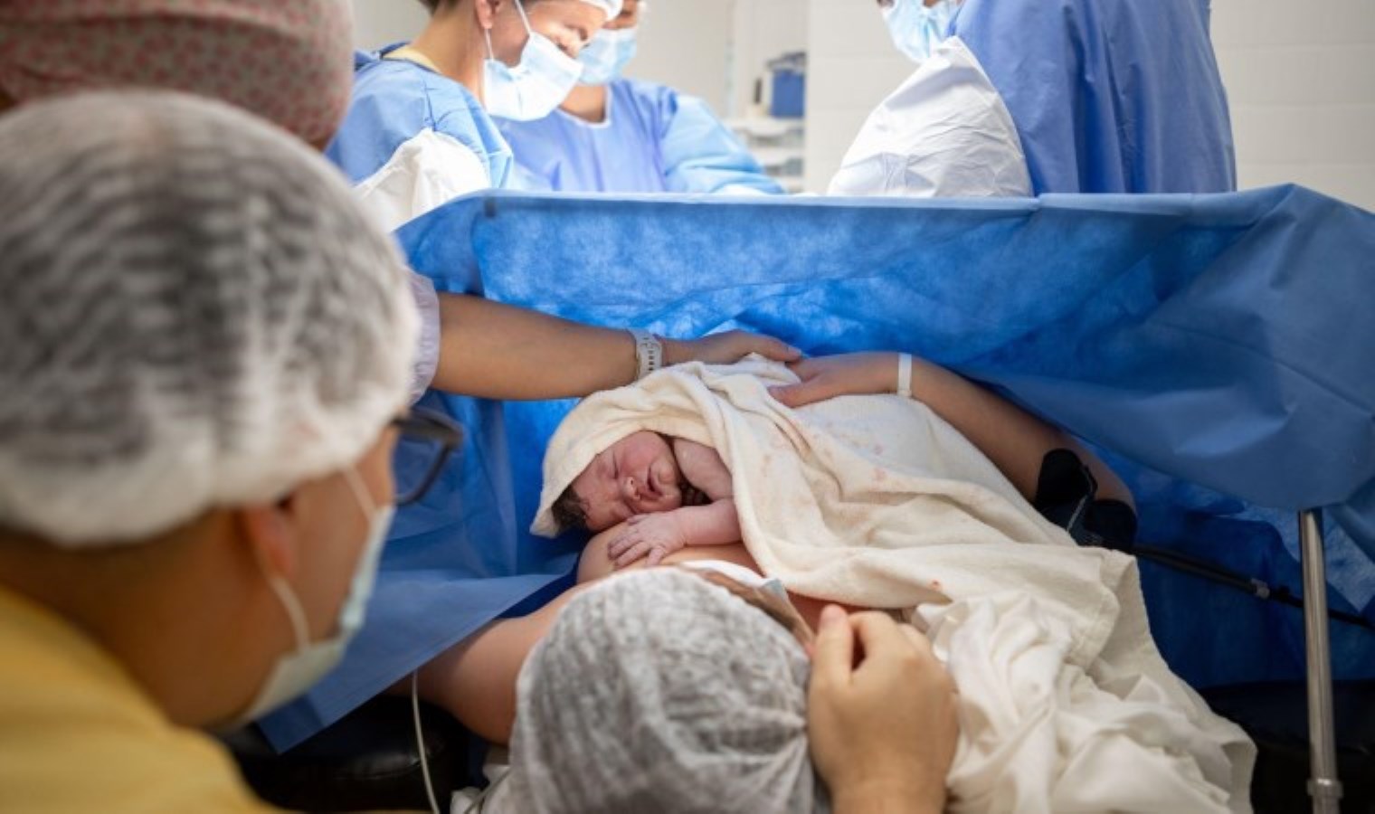 Sezaryen doğum Türkiye’de neden bu kadar fazla, uzmanlar ne öneriyor?