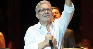Zülfü Livaneli: Sanatçılar konser ücretlerinde insaf ölçüsünü aşmamalı