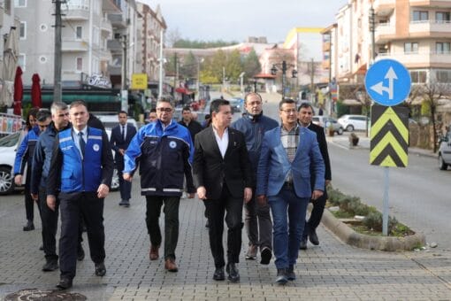 Başkan Aras, Su Baskınlarından Etkilenen Mahalleleri Ziyaret Etti