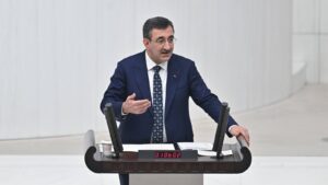 Bütçe görüşmelerinde konuşan Cevdet Yılmaz: Belediyelerimiz asli işlerini yapsınlar, borçlarını da ödesinler diye bekliyoruz