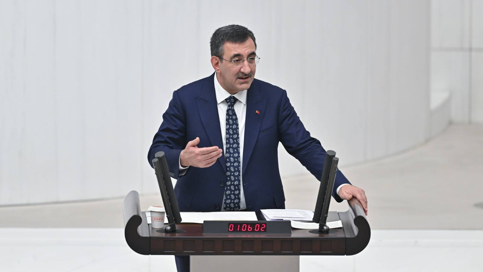 Bütçe görüşmelerinde konuşan Cevdet Yılmaz: Belediyelerimiz asli işlerini yapsınlar, borçlarını da ödesinler diye bekliyoruz