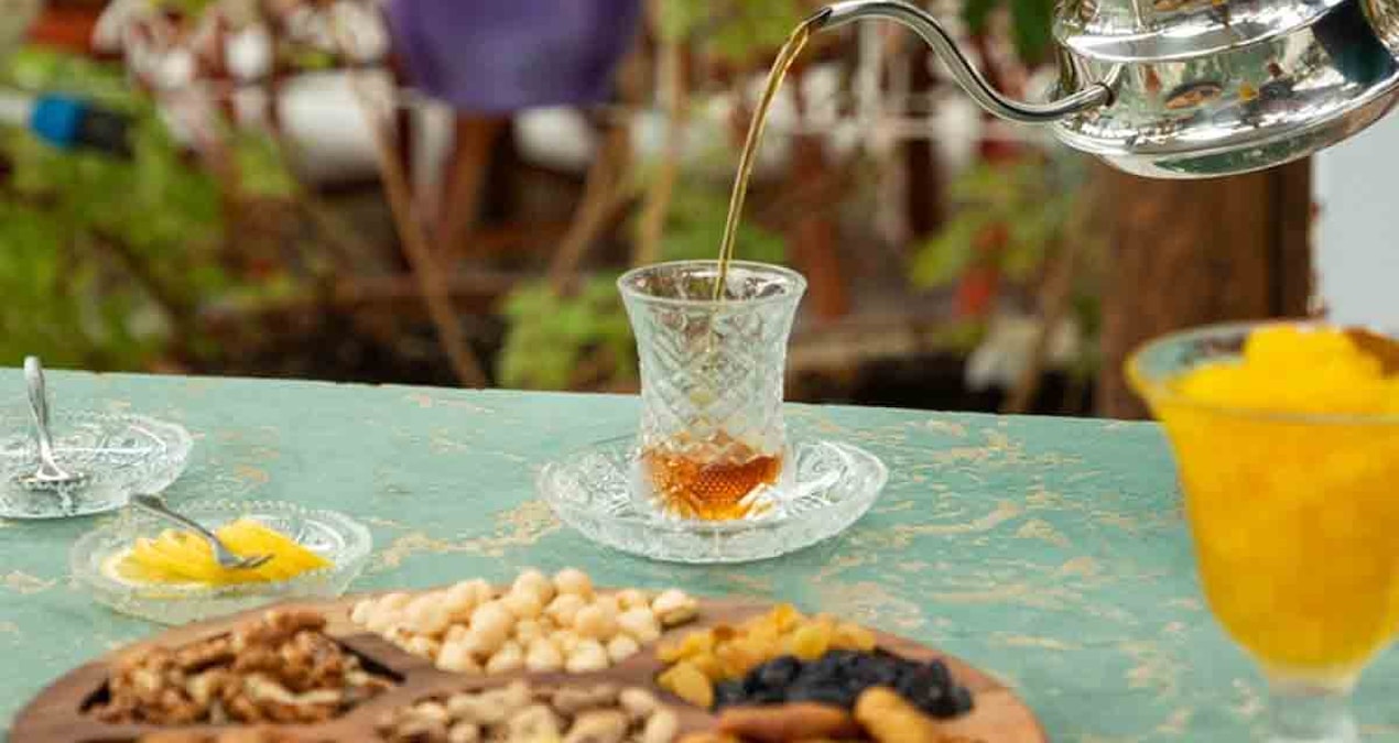 Çayın yanında asla yenilmemesi gereken kuruyemiş: Demir emilimini azaltıyormuş