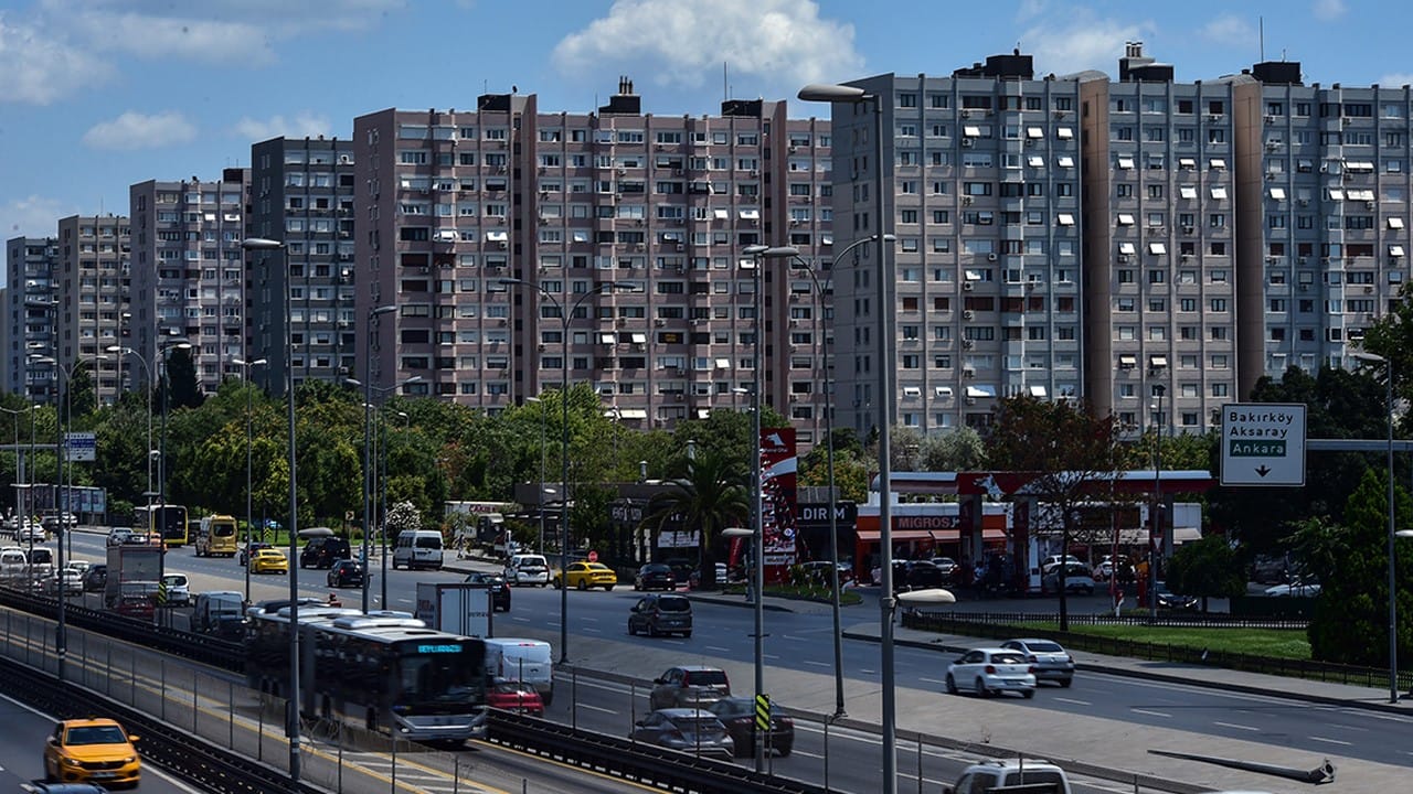 Konutder Başkanı Kumova: Konutta kredi faizlerinin düşmesi gerekiyor
