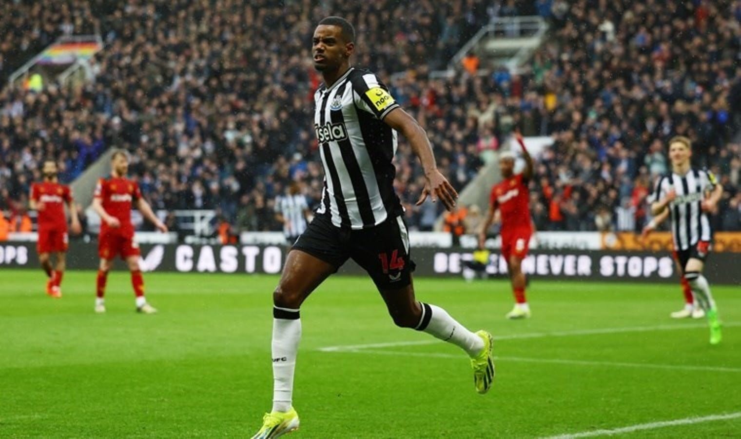 PSG’den Isak’a 100 milyon Euro!