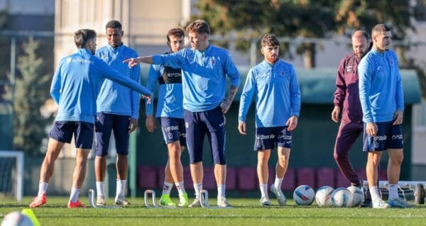 Şenol Güneş, Bordum FK sınavı öncesinde kadro kurmakta zorluk çekiyor.