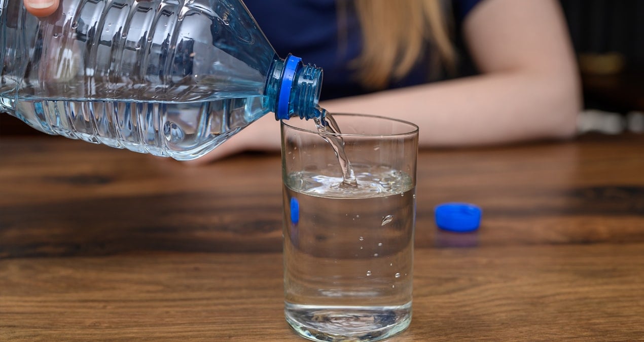 Yaşlılıkta susuzluk tehlikesi: Beyin neden uyarı vermiyor?