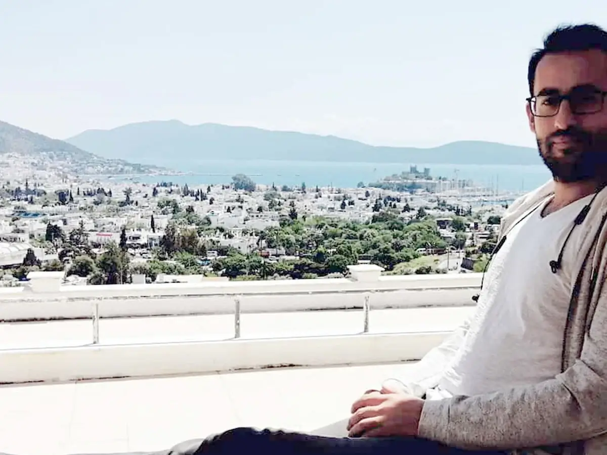 Bodrum’da Şok Olay: Devlet Hastanesi Çalışanı İki Gün Boyunca Kafasında Mermi ile Dolaştı