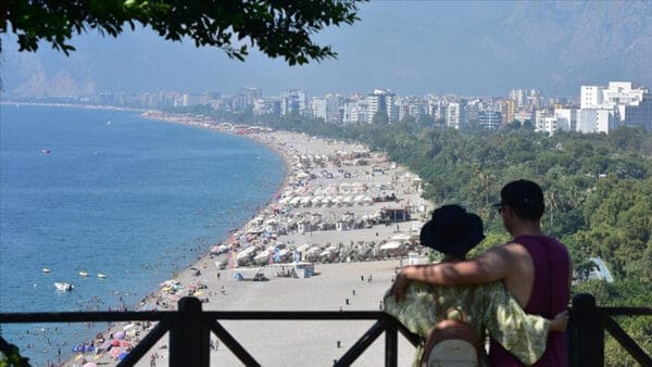 ‘Akdeniz’in İncisi’ Antalya’dan turizmde tarihi başarı: Dünyanın en çok ziyaret edilen 6. şehri oldu
