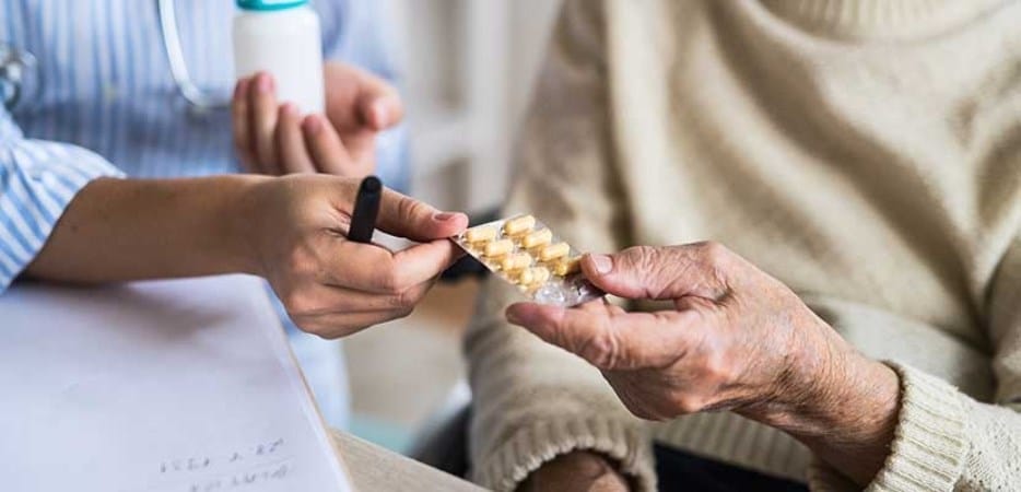 Alzheimer ve Parkinson hastalığında 50 yıldır kullanılan bir ilaçtı: Nasıl tedavi ettiği ilk defa ortaya kondu