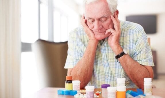 Alzheimer ve Parkinson hastalığında 50 yıldır kullanılan bir ilaçtı: Nasıl tedavi ettiği ilk defa ortaya kondu