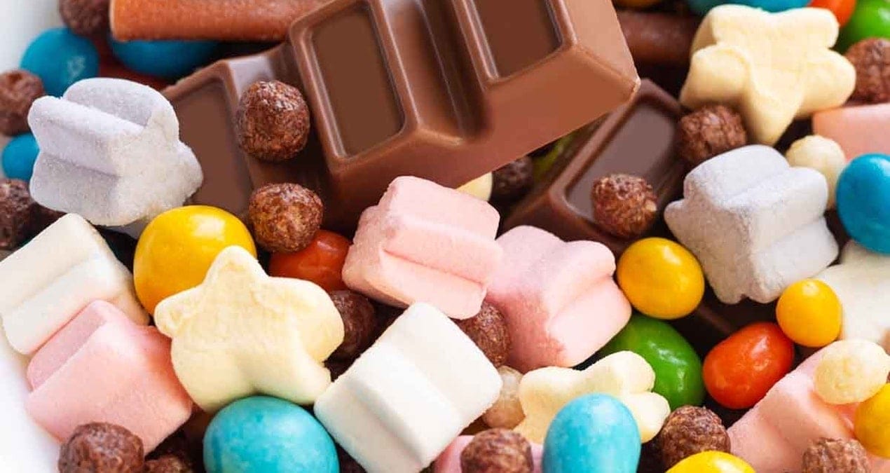 Aşırı şeker tükettiğinizde vücudunuzun size gönderdiği 3 sinyal