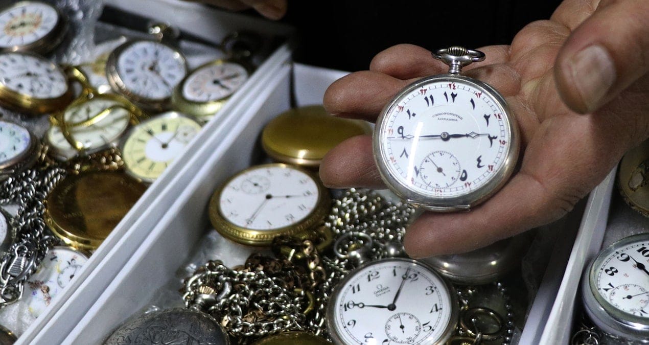 Beğendiği saatleri satmayıp 40 yılda 500 parçalık koleksiyon oluşturdu